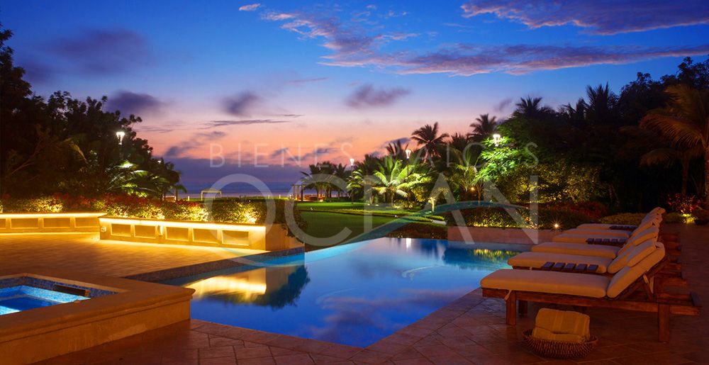 ALQUILER HERMOSA CASA DE LUJO IMPRESIONANTE Y EXCLUSIVA CON SALIDA DIRECTA AL MAR EN OLON