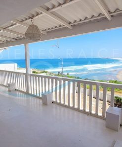 SE VENDE POTENCIAL PROYECTO DE DOS AMPLIAS CASAS IMPRESIONANTE VISTA CON GRANDES TERRENOS FRENTE AL MAR EN PUNTA CARNERO