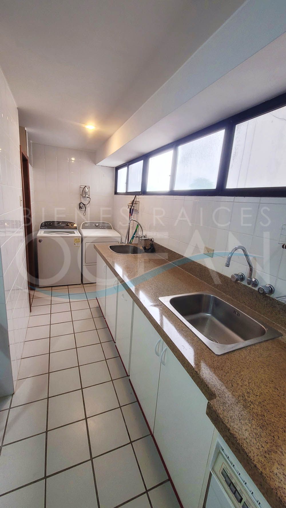 SE VENDE HERMOSO DEPARTAMENTO DIRECTO AL MAR EN EXCLUSIVO SECTOR DE CHIPIPE EN SALINAS - Imagen 14