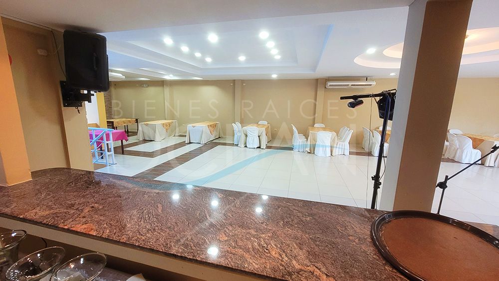 SE VENDE Y ALQUILA AMPLIO LOCAL DE EVENTOS CON EXCELENTE UBICACION EN CDLA ITALIANA - SALINAS - Imagen 23