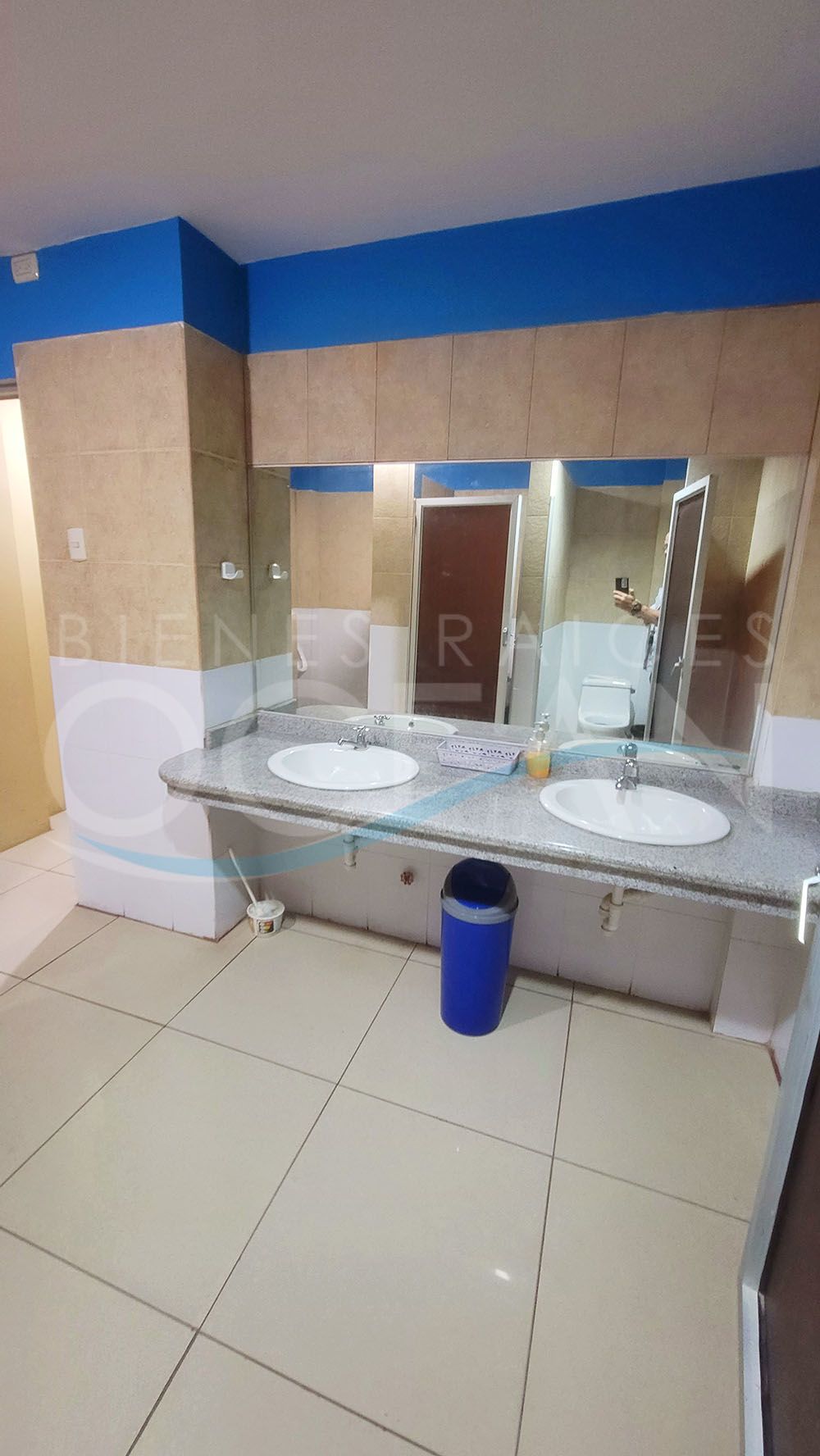 SE VENDE Y ALQUILA AMPLIO LOCAL DE EVENTOS CON EXCELENTE UBICACION EN CDLA ITALIANA - SALINAS - Imagen 19