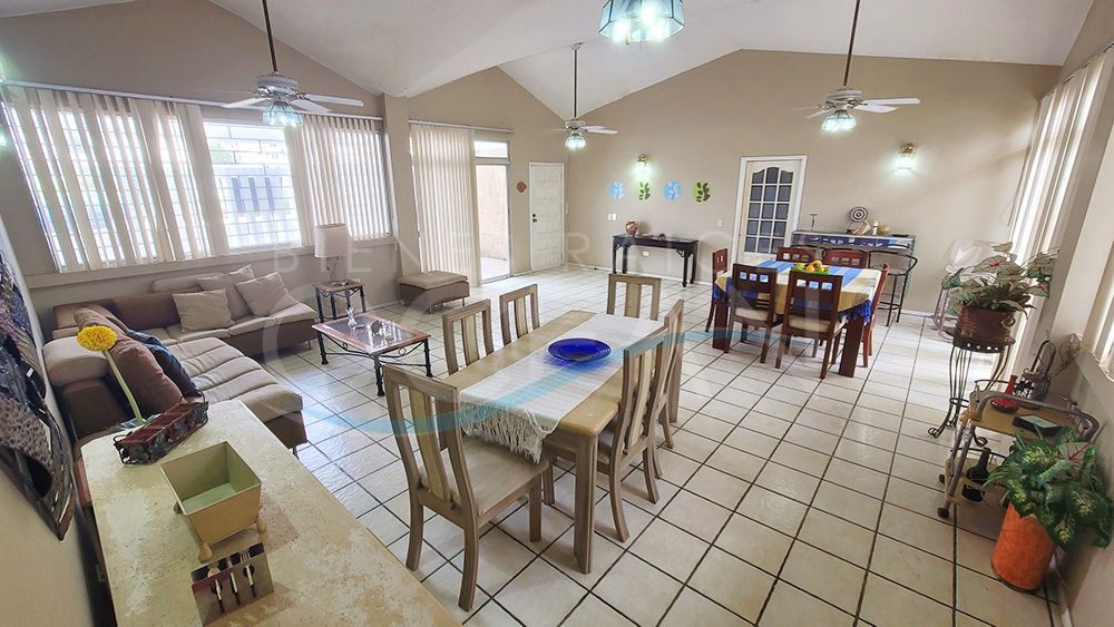 SE VENDE ESPECTACULAR CASA DE OPORTUNIDAD CON AMPLIOS ESPACIOS UBICADA EN SALINAS A POCOS PASOS DE LA PLAYA DE CHIPIPE - Imagen 5