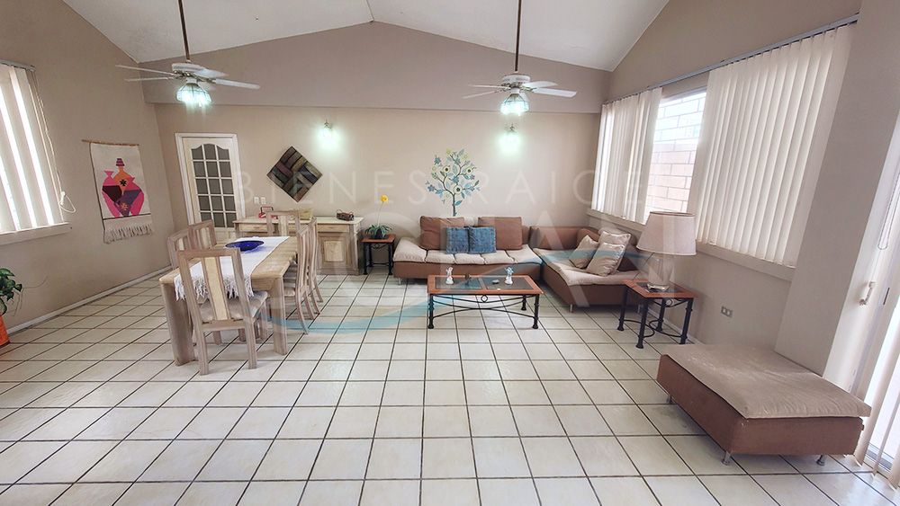 SE VENDE ESPECTACULAR CASA DE OPORTUNIDAD CON AMPLIOS ESPACIOS UBICADA EN SALINAS A POCOS PASOS DE LA PLAYA DE CHIPIPE - Imagen 11