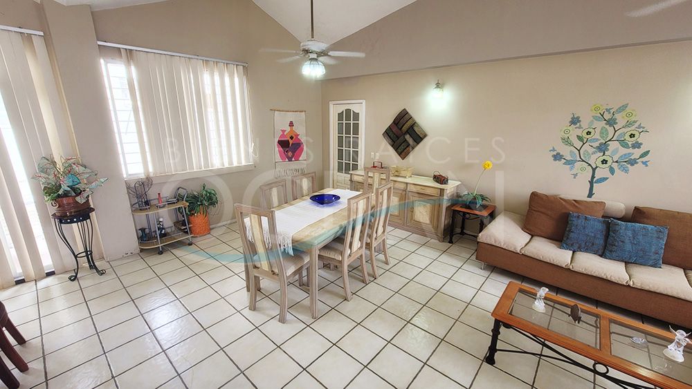 SE VENDE ESPECTACULAR CASA DE OPORTUNIDAD CON AMPLIOS ESPACIOS UBICADA EN SALINAS A POCOS PASOS DE LA PLAYA DE CHIPIPE - Imagen 7